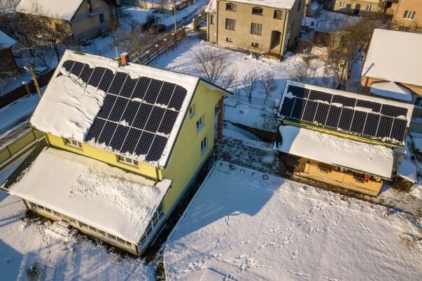 Solaranlage im Winter auch sinnvoll GFK Solaranbieter Berlin Brandenburg Photovoltaik im Winter